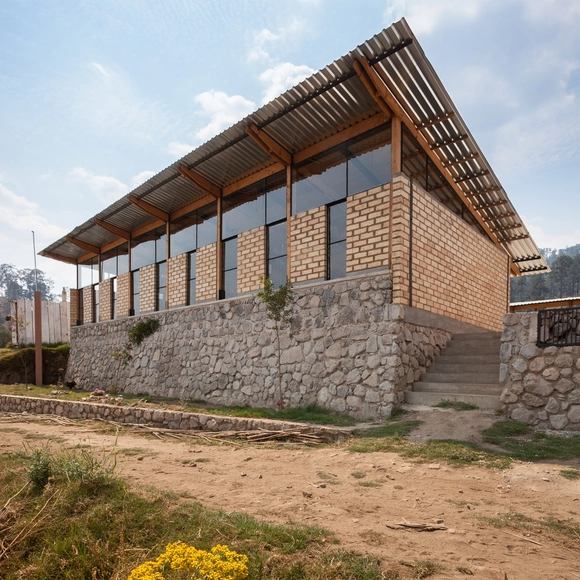 Escuela para El Coporito / Antonio Peña + Juan Garay + Alexis Ávila - Escuelas