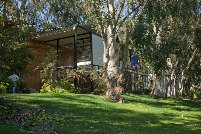 The Indicator: Pilgrimage, Experiencing the Eames House - Featured Image