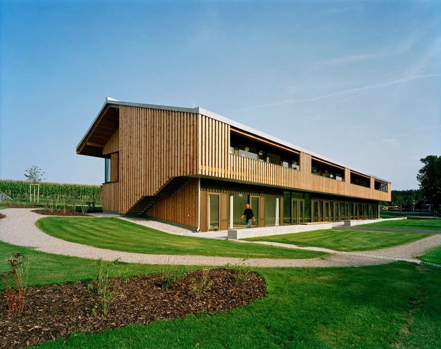 Kindergarten Aying / Allmann Sattler Wappner Architekten - Kindergarten, Garden, Facade