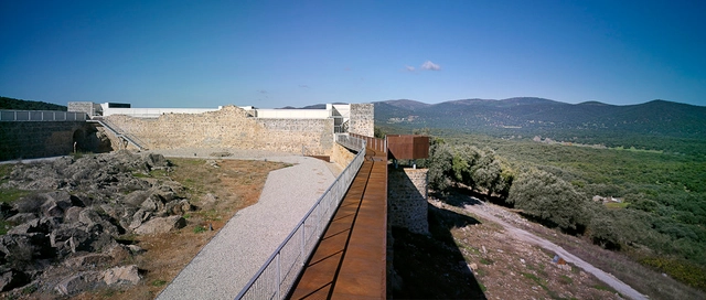 Intervención Castillo de Cala / Republica DM - Patrimonio, Costa