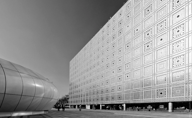 Clásicos de Arquitectura: Instituto del Mundo Árabe / Jean Nouvel - Centro Comunitario, Fachada, Urbano