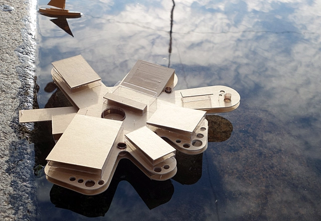 The Floating Waterscraper: NRJA explora la ocupación de los muelles en Letonia a través de un edificio de oficinas flotante  - Imagen Principal