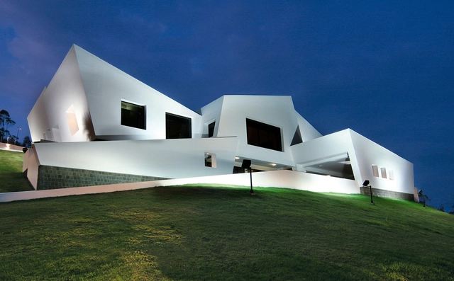 Casa Museu Guayasamin / Diego Guayasamin - Casas