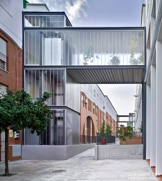 Interventions In Common Areas Of Public Multi-Family Housing Buildings / Studio Af6 - Apartments