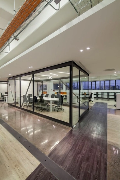 Oficinas Nexans Chile / Horacio Schmidt Arquitecto + Ignacio Correa - Interiores De Oficina
