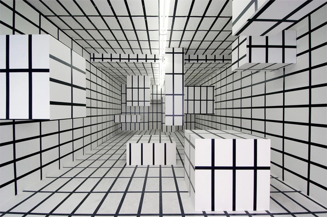 Arte y Arquitectura: Installations / Esther Stocker - Imagen Principal