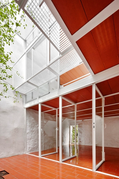Casa Luz / ARQUITECTURA-G  - Renovación, Fachada, Escaleras, Barandas, Fijación Vigas