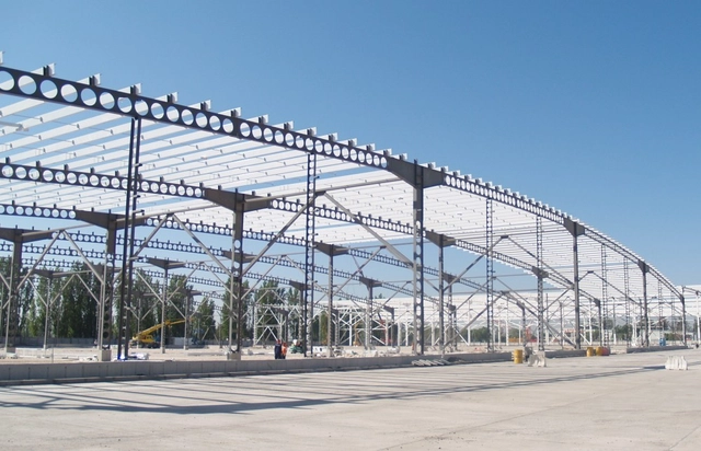 El desafío de lograr mayores luces libres en estructuras de acero y a bajo costo - Imagen Principal