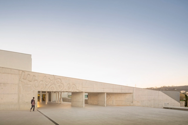 Escuela Secundaria Caneças / ARX Portugal  Arquitectos - Escuela Secundaria