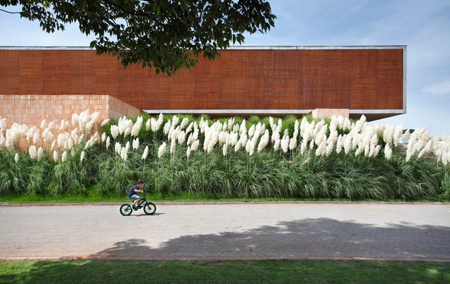 Vivienda BT / Studio Guilherme Torres - Casas
