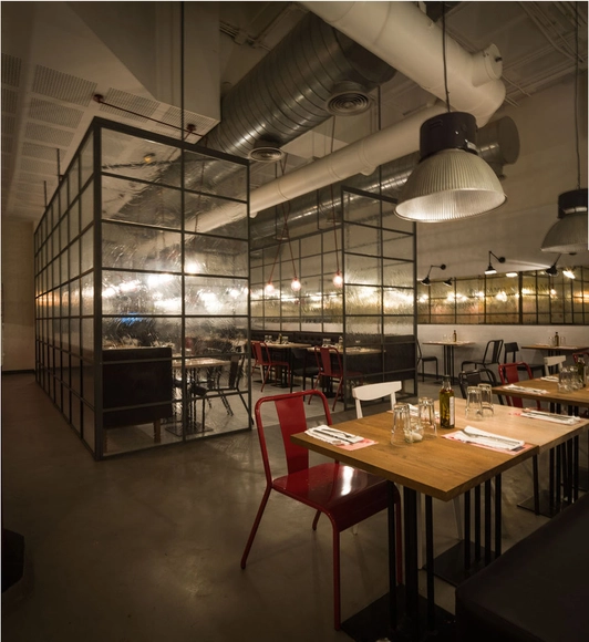 Restaurant Ginos / IlmioDesign - Diseño De Interiores, Cocina, Fijación Vigas, Mesas, Sillas