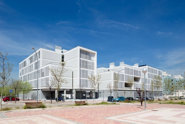 Habitação Social em Valleca´s Eco-boulevard / Olalquiaga Arquitectos - Habitação Coletiva