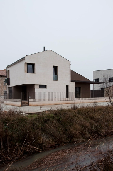 “El Sitio de mi Recreo”. Vivienda en Caleruega / Gaztelu Jerez Arquitectos - Casas, Fachada