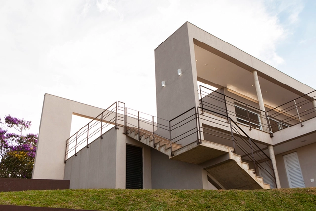 Casa VR / Marcos Franchini + Saul Vilela - Casas, Fachada, Escada
