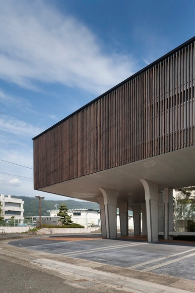 Lifted-Garden House / acaa - Casas