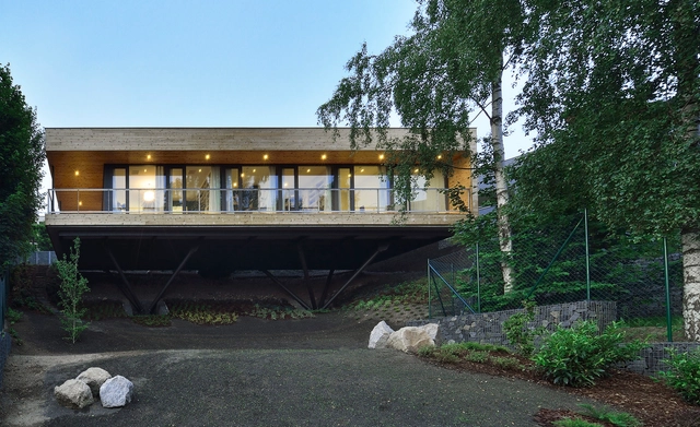 Vivienda Familiar Mseno / Stempel & Tesar Architekti - Casas