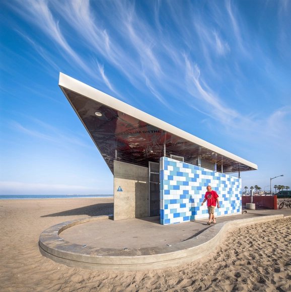 Banheiro Público em Ocean Beach / Kevin deFreitas Architects - Pequena Escala