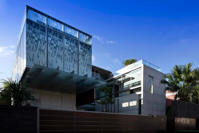 The Courtyard House / AR43 Architects - Houses, Facade