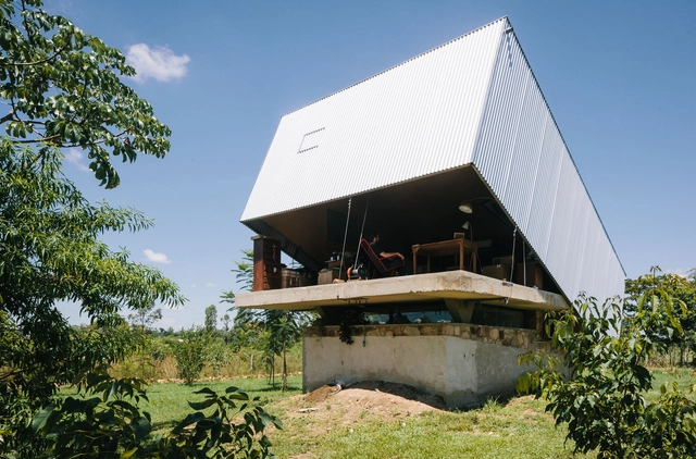 Casa Obscura / Javier Corvalán + Laboratorio de Arquitectura - Casas