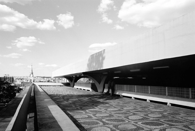 Clásicos de Arquitectura: Rodoviária de Jaú / Vilanova Artigas - Estación De Buses
