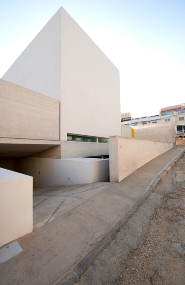 Helena’s Villa / Grech & Vinci Architecture & Design - Casas