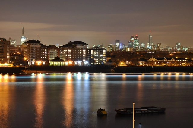 Cinco Equipes Selecionadas para projeto urbano no Rio Tâmisa em Londres - Imagem de Destaque