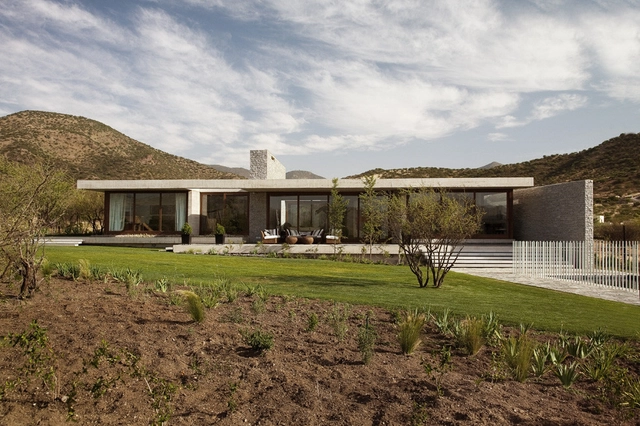 Casa Claro / Juan Carlos Sabbagh - Casas