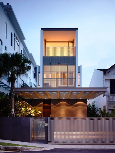 Jln Angin Laut / Hyla Architects - Casas