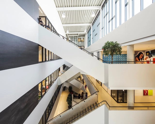 MBO College North / Burton Hamfelt Architectuur - Educational Architecture, Facade, Handrail