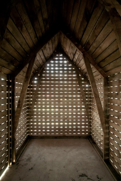 Shed / NARTARCHITECTS - Obras De Pequeña Escala, Arco, Fijación Vigas, Cierros