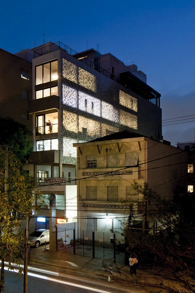 Leitão 653 / TRIPTYQUE - Arquitectura Comercial