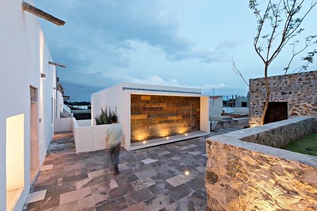 Hacienda San Antonio / Dionne Arquitectos + Posada Arquitectos - Loft, Patio interior, Fachada