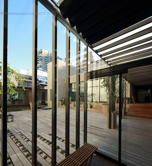 Textiles del Sur Offices / Ana Smud - Office Buildings