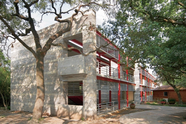 Preparatoria Ecológica Valle Alto / Bernardo Hinojosa - Escuela Secundaria, Fachada