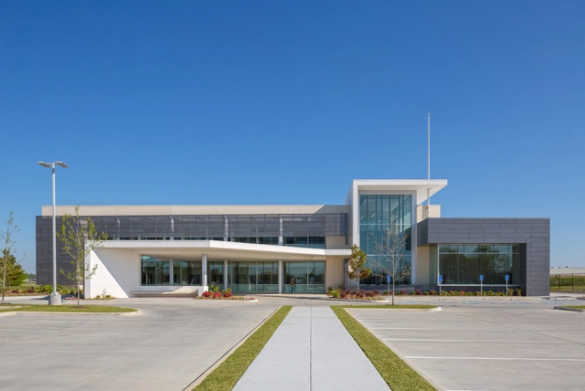 Baton Rouge Emergency Medical Services Headquarters / Remson|Haley|Herpin Architects - Medical Facilities, Facade