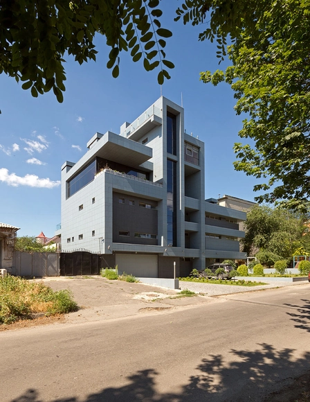 House in Dniepropetrovsk  / Yuriy Eroshik + Victoriya Yakusha - Houses, Facade