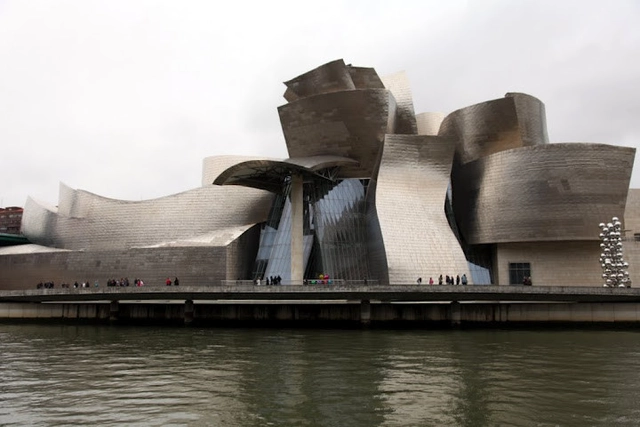 Clássicos da Arquitetura: Museu Guggenheim de Bilbao / Gehry Partners - Museu