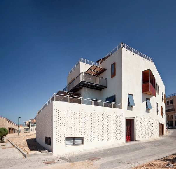 Housing in Jaffa / GalPeleg Architects - Houses, Facade