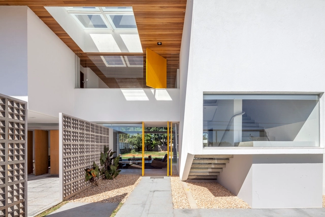 Casa Linhares Dias / BLOCO Arquitetos - Imagem de Destaque