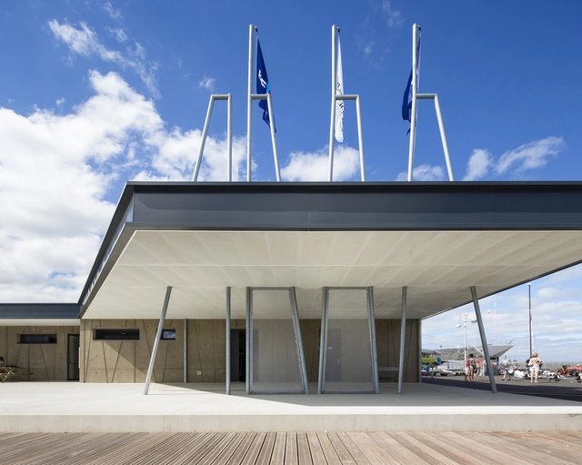 Yachting Club Sud Goelo in Binic / Studio 02 - Fitness Club, Facade