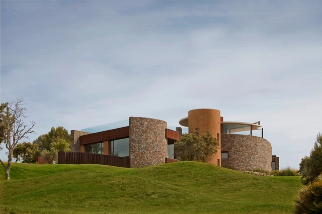Golf Club House La Graiera / BC Estudio Architects - Recreation & Training