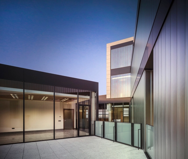 New Court Building in Almendralejo / Enrique Bardají & Asociados - Courthouse, Door, Facade