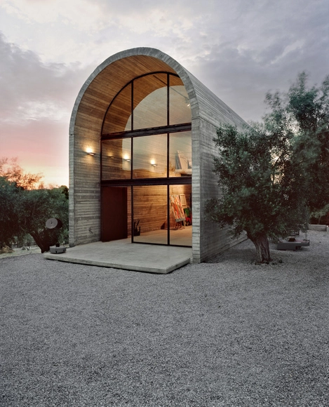 Bodega De Arte En Grecia / A31 Architecture - Otras Estructuras, Puerta, Fachada, Arco