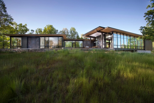 Vivienda con vistas a la montaña unida al paisaje circundate / Carlton Architecture + DesignBuild - Casas