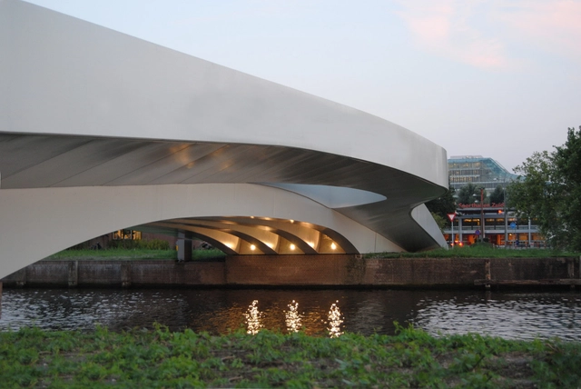 Estadio Olímpico de Amsterdam / René van Zuuk Architects b.v. - Puentes