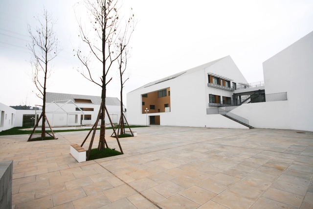 Escuela para niños sordos y con discapacidad intelectual / China Southwest Architectural Design and Research Institute Corp. Ltd - Escuelas