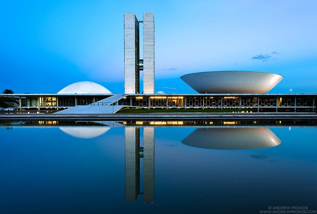 Fotografías nocturnas de la Brasilia de Oscar Niemeyer ganan en los Premios Internacionales de Fotografía 2013 - Imagen Principal