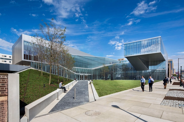 Centro de Nanotecnología Krishna P. Singh / WEISS/MANFREDI - Universidad