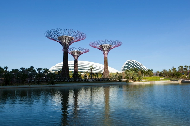 "Cooled Conservatories, Gardens by the Bay" recebe o RIBA Lubetkin Prize 2013  - Imagem de Destaque