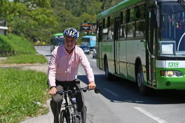 Enrique Peñalosa aponta sete estratégias para melhorar a mobilidade urbana - Imagem de Destaque